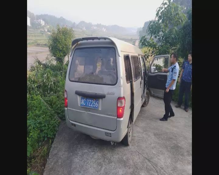 罰錢+刑拘，湘潭一“黑校車”被查！
