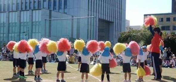 日本幼兒園的一日生活：每天校車接送，兩次戶外活動，無午睡時間