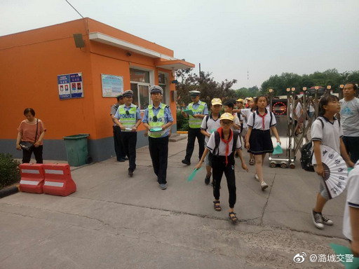“七進”潞城 | 交警走進轄區小學開展交通安全集中整治工作