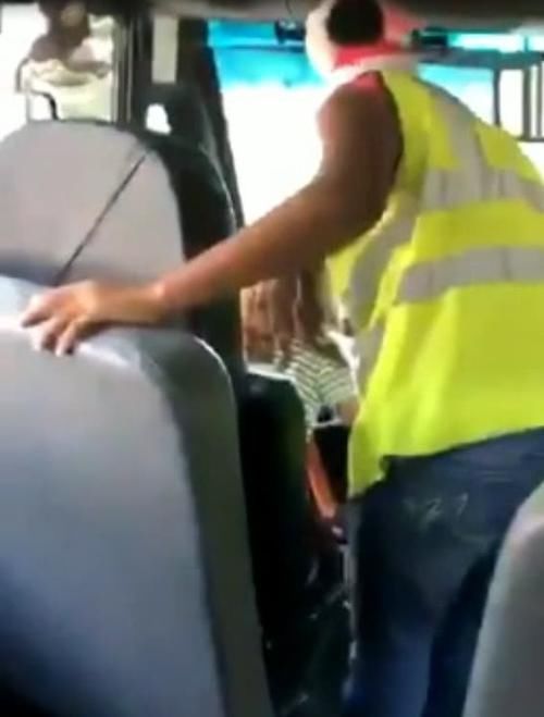 無德黑人女司機讓11歲小孩開校車視頻被瘋傳，第一時間被解雇
