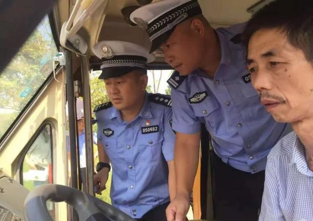 湘潭一校車司機酒駕心存僥幸“走捷徑”，交警蜀黍：沒想到吧？