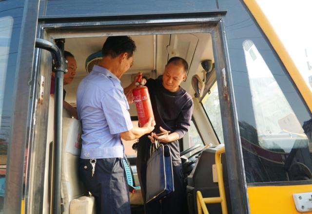 筑牢安全防護網！邵陽市組織開展校園及周邊、校車安全管理督查