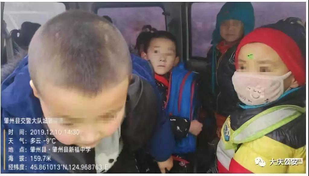 危險(xiǎn)！“黑校車(chē)”里塞滿小寶寶