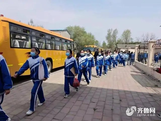 寧陽縣中小學(xué)恢復(fù)線下教學(xué) 90輛交運(yùn)校車恢復(fù)常態(tài)化運(yùn)行