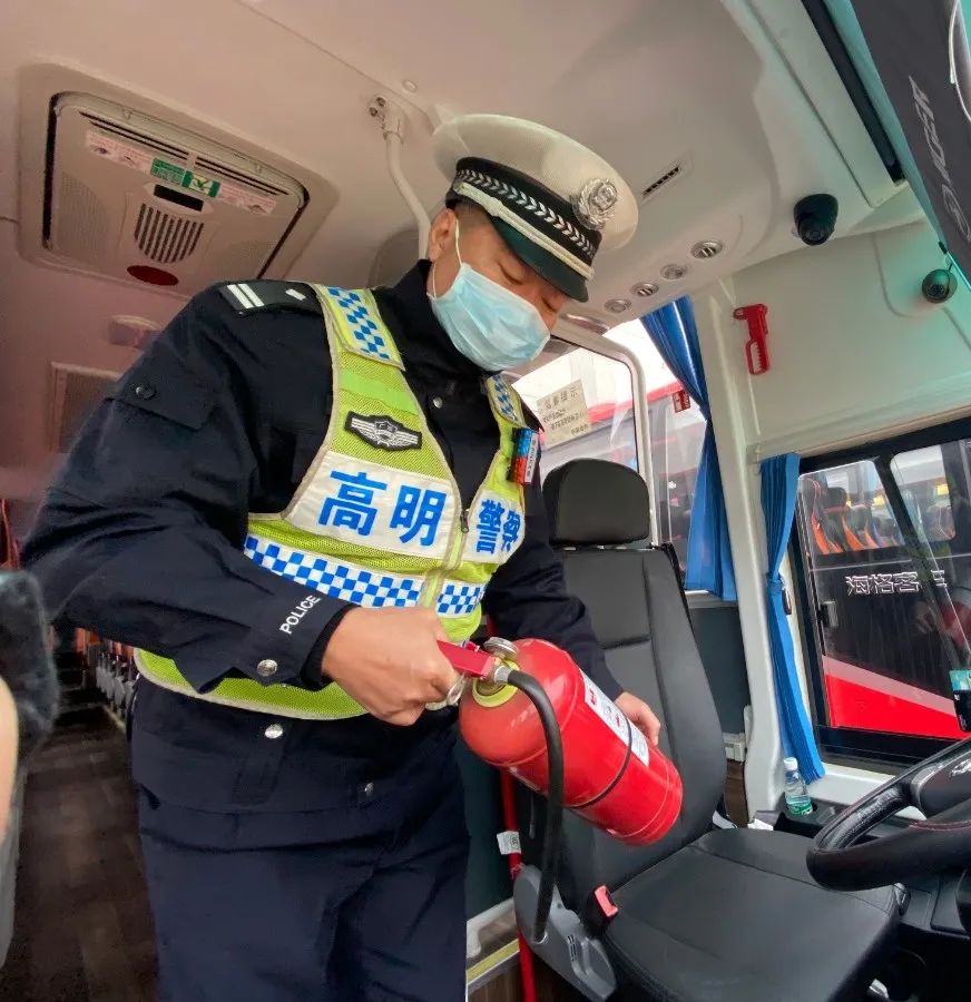 開學在即，校車也來做“體檢”！