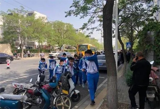 淄博博山區第六中學參加區春季校車應急演練活動