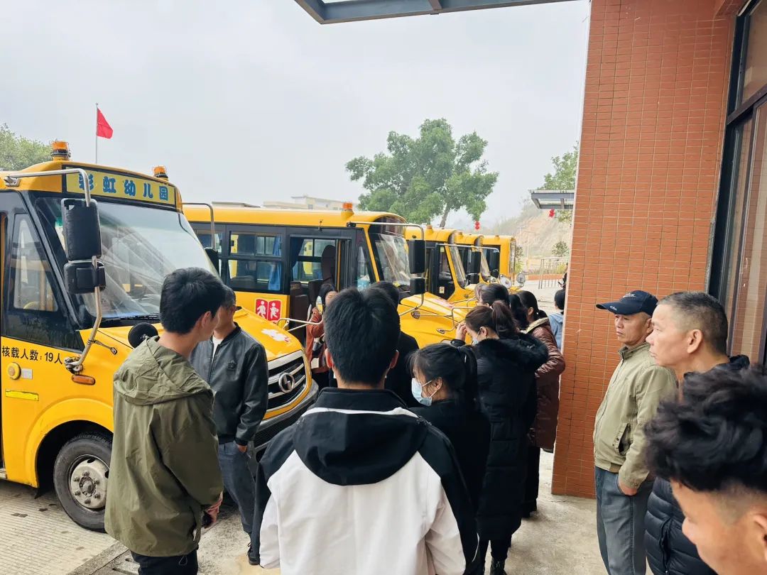 強化校車安全“大檢查”，擰緊校車出行“安全閥”