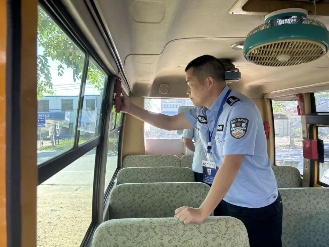 “護(hù)苗”行動 | 屯昌強化校車安全檢查