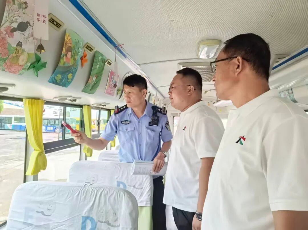 警企聯合，護航學子平安出行