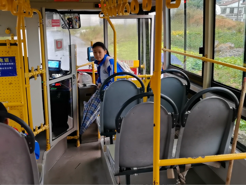 愛心護(hù)航：海清鄉(xiāng)鎮(zhèn)公益校車溫暖啟程！