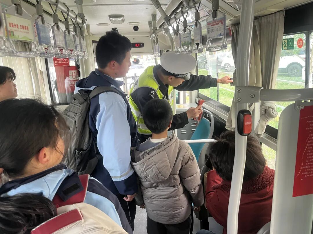 【和雅津北】津北學校開展校車安全應急疏散演練活動