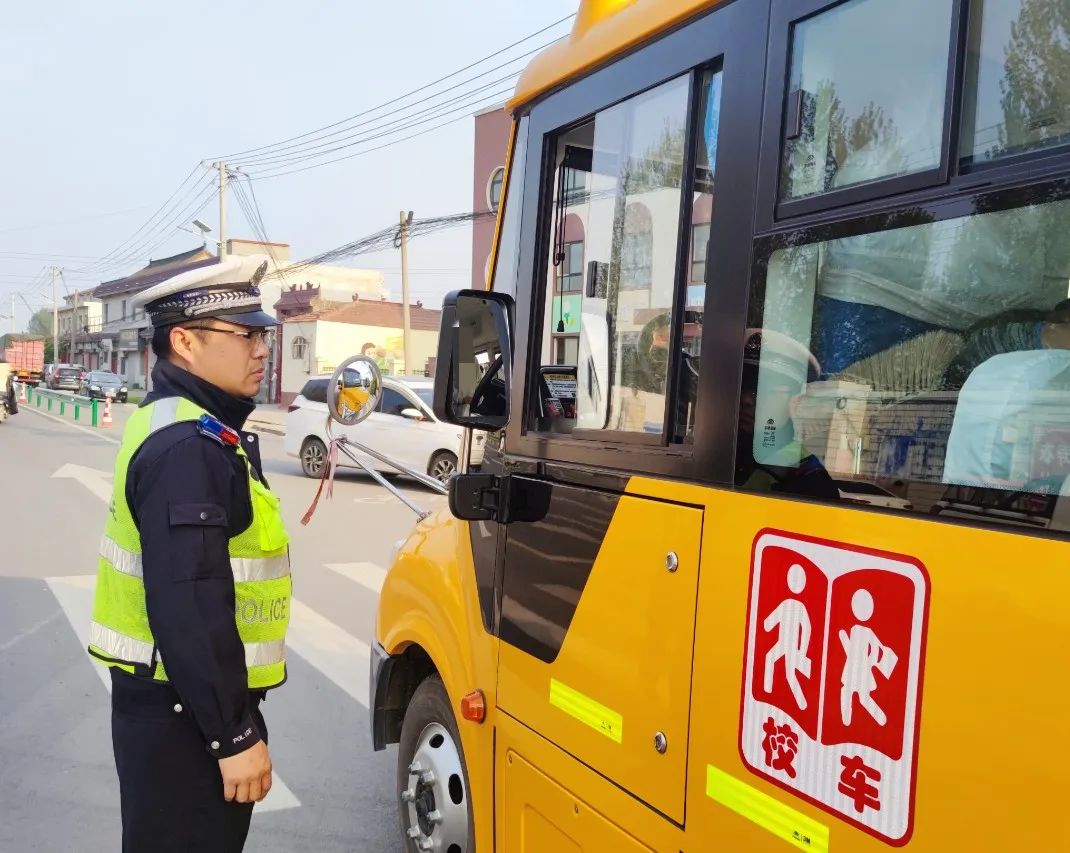 【春季行動】沁陽公安交警開展校車安全大檢查，筑牢學生出行安全防線