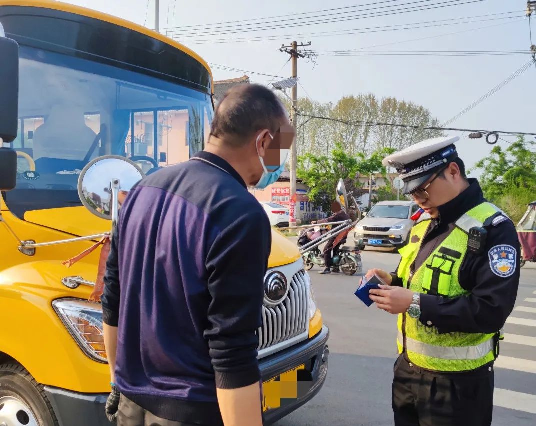 【春季行動】沁陽公安交警開展校車安全大檢查，筑牢學生出行安全防線