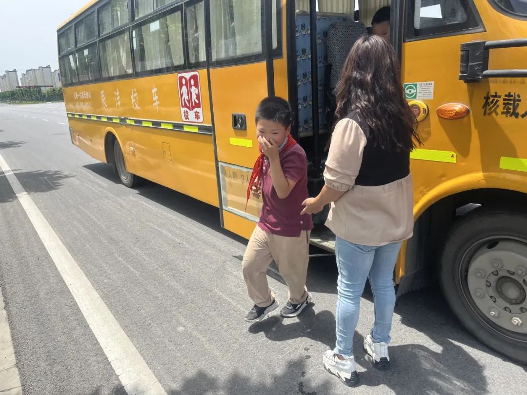 校車(chē)應(yīng)急演練 筑牢安全防線