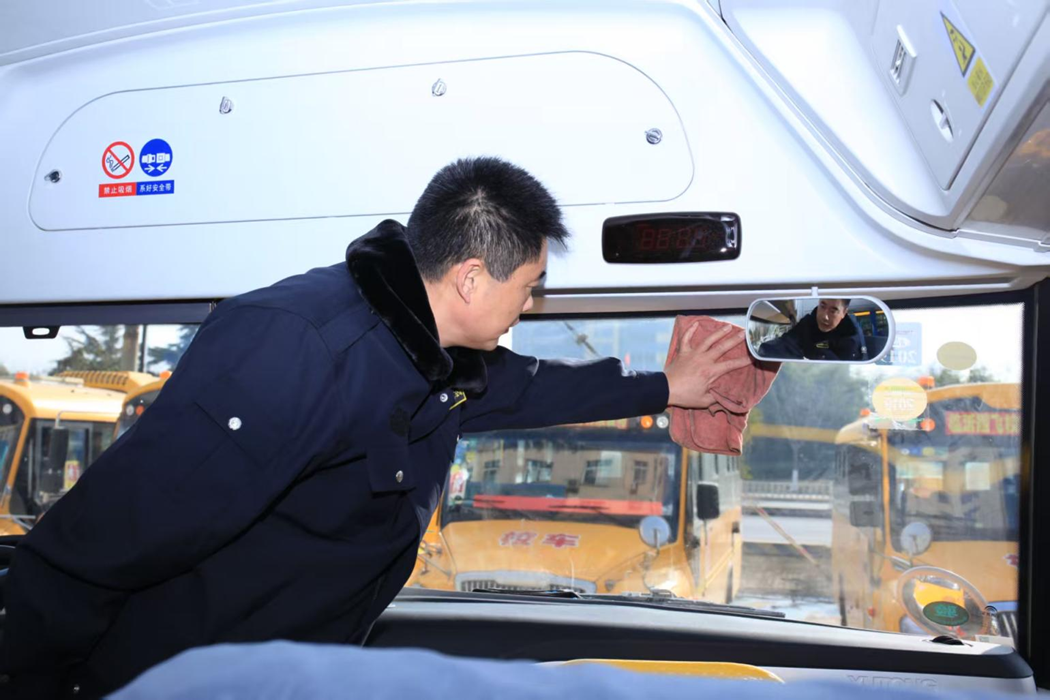 為奔跑護航，為安全加油！翔飛校車全程守護臨馬！