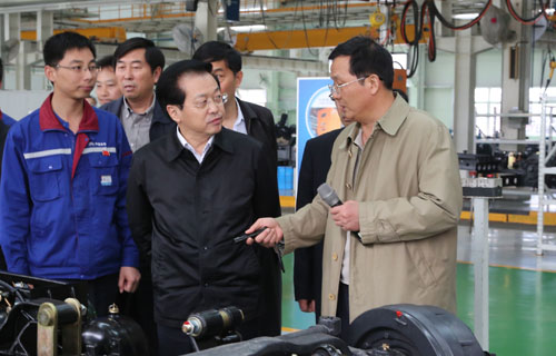 鄭州市委書記吳天君率團考察宇通