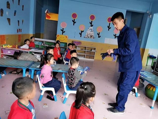 石樓消防走進(jìn)幼兒園開(kāi)展消防宣傳活動(dòng)助推“119”消防宣傳月
