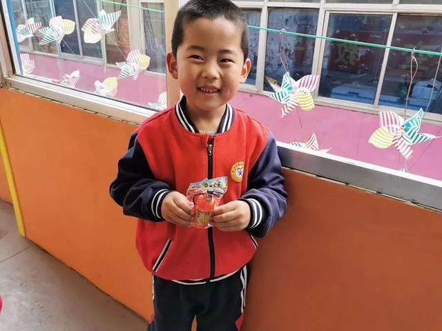 石樓消防走進(jìn)幼兒園開(kāi)展消防宣傳活動(dòng)助推“119”消防宣傳月