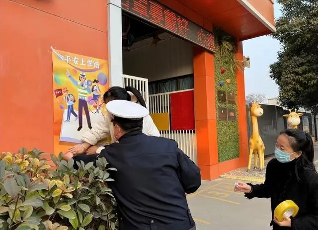 校車安全無小事，嚴(yán)查嚴(yán)管護安全
