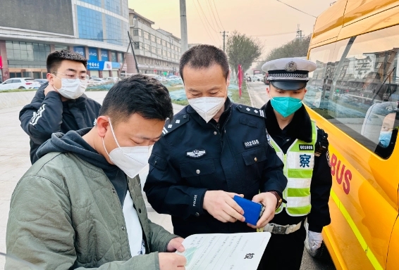 校車安全無小事，嚴(yán)查嚴(yán)管護安全