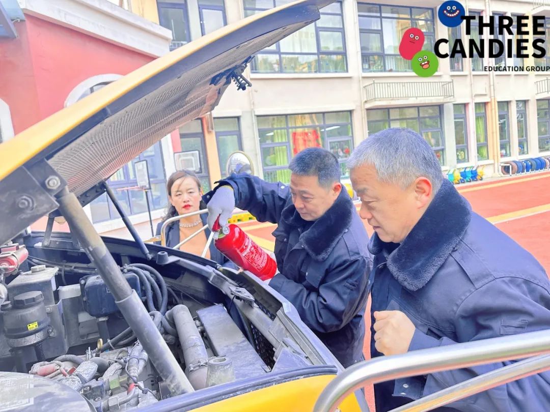 【校園安全】安全乘車(chē)，平安“童”行——三顆糖御景新苑幼兒園校車(chē)安全應(yīng)急演練