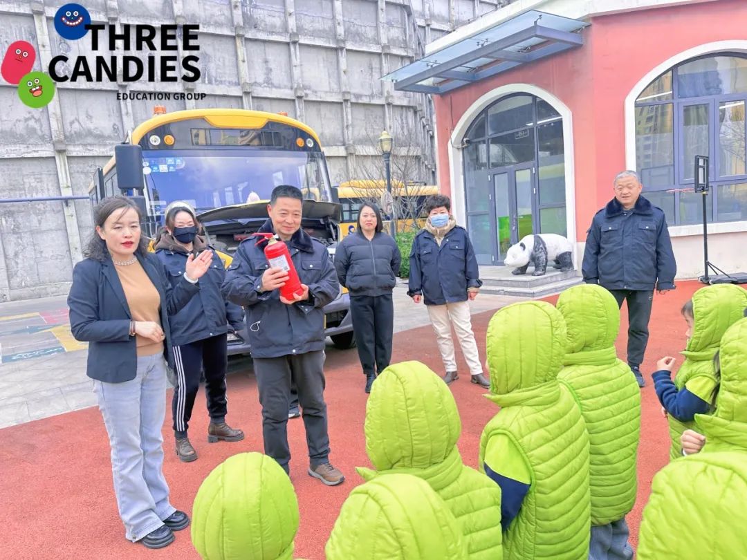 【校園安全】安全乘車(chē)，平安“童”行——三顆糖御景新苑幼兒園校車(chē)安全應(yīng)急演練