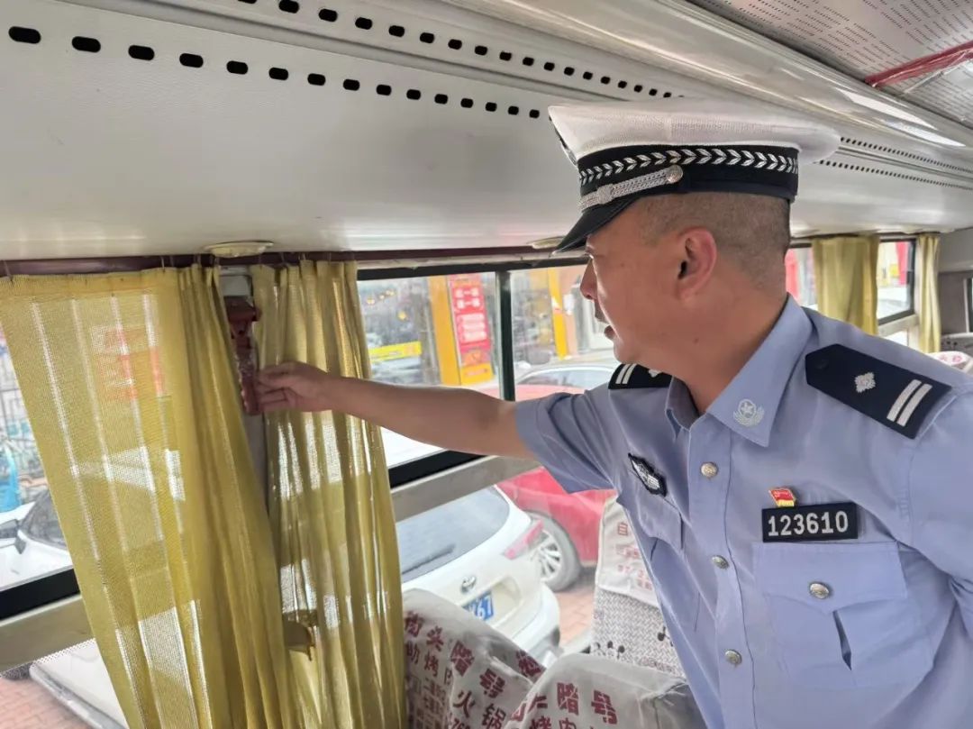 【全警警務建設年】擰緊校車“安全閥”，安達市公安局開展校車安全專項檢查