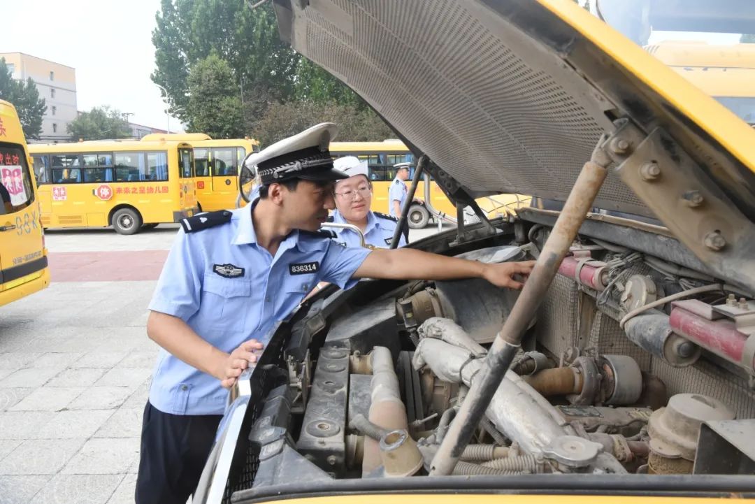 欒城區(qū)：“把關(guān)”校車(chē)安全，護(hù)航開(kāi)學(xué)路
