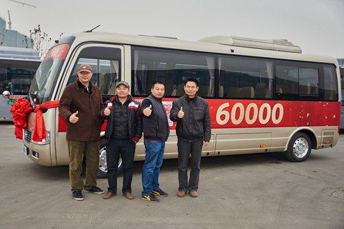 宇通2014年第60000輛客車下線 帶領(lǐng)中國(guó)客車行業(yè)攀上新高點(diǎn)