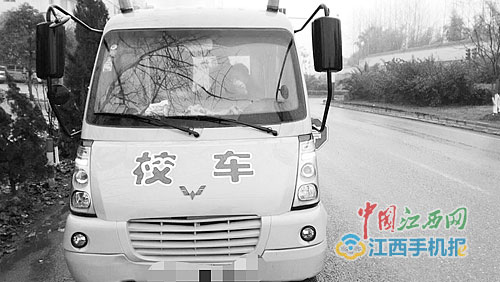 你的校車及時(shí)年審了嗎？
