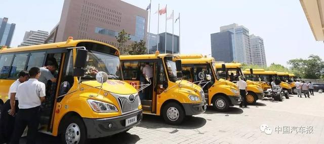 從快速崛起到大幅萎縮，校車要怎樣重回好時光？