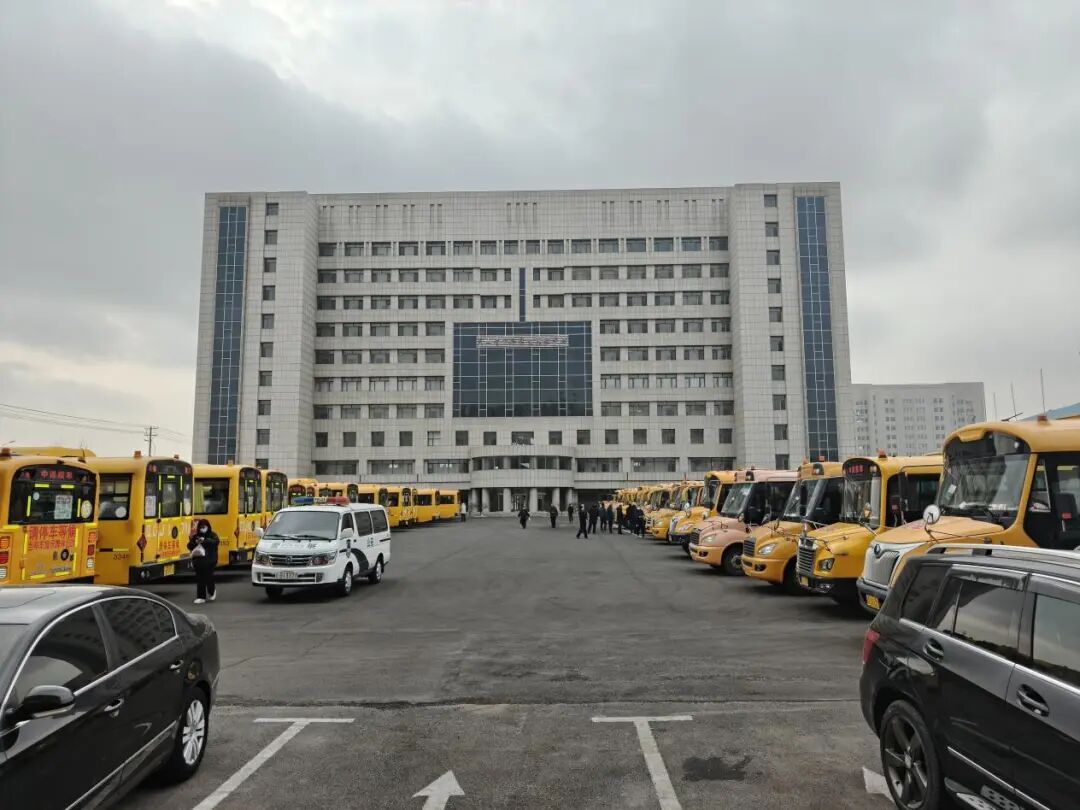 金盾  暢安   黑山交警聯合多部門召開校車安全工作現場會 筑牢學生出行安全防線